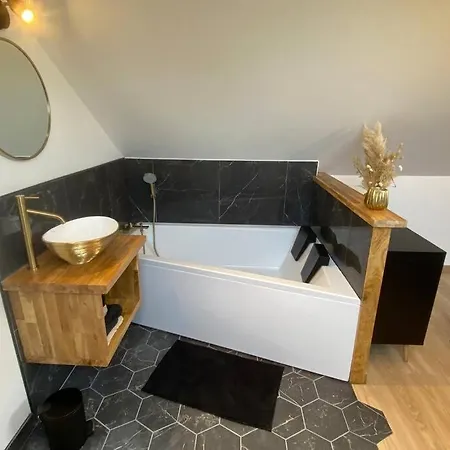 De L'epinay Mirabelle Сен-Саен